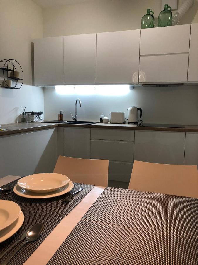 Apartament 87 *